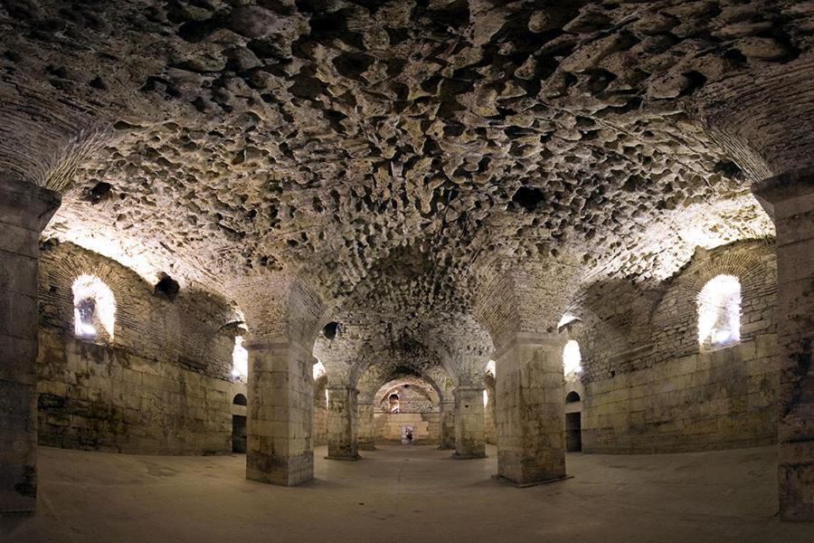 Luxury Apartment In Ancient City Split Bagian luar foto